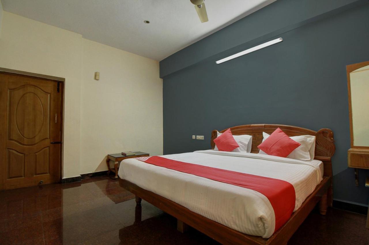 Oyo Flagship 16345 Pkn Residency Hotel Maduráj Kültér fotó